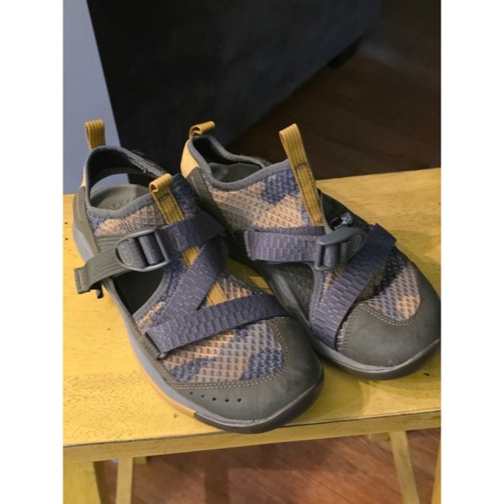 Chacos Women's Size‎ 7 Sport Sandals Camouflage Water Shoes